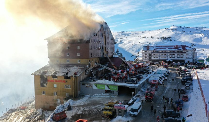 Bolu’da Kartalkaya Kayak Merkezi'nde bir otelde çıkan yangında 10 kişi öldü, 32 kişi yaralandı