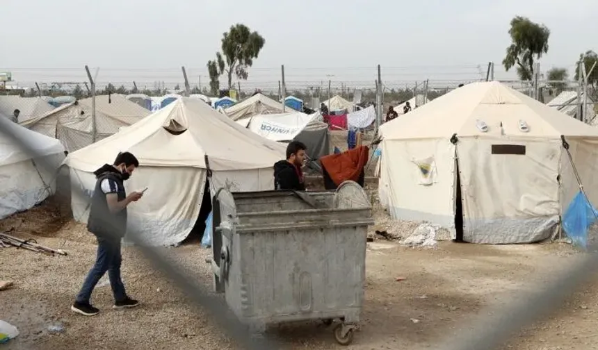 Güney Kıbrıs'ta Purnara mülteci kampında, 27 refakatçisiz çocuk...