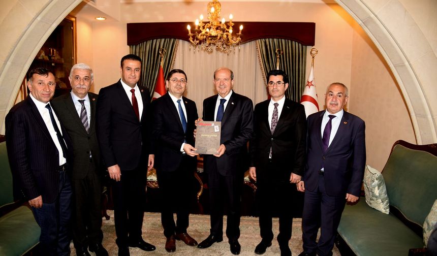 Cumhurbaşkanı Tatar, Anadolu Basın Birliği Derneği Başkanı Mehmet Bora Zor ve heyetini kabul etti