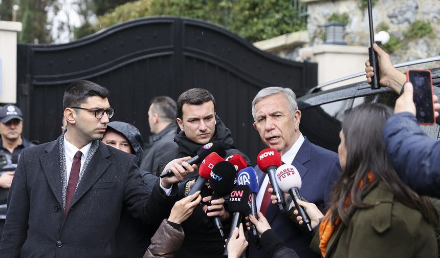 Mansur Yavaş, gözaltına alınan Ekrem İmamoğlu'nun evini ziyaret etti