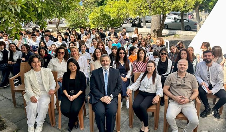 “Kıbrıs Öyküleri” Girne Halk Kütüphanesi’nde tanıtıldı