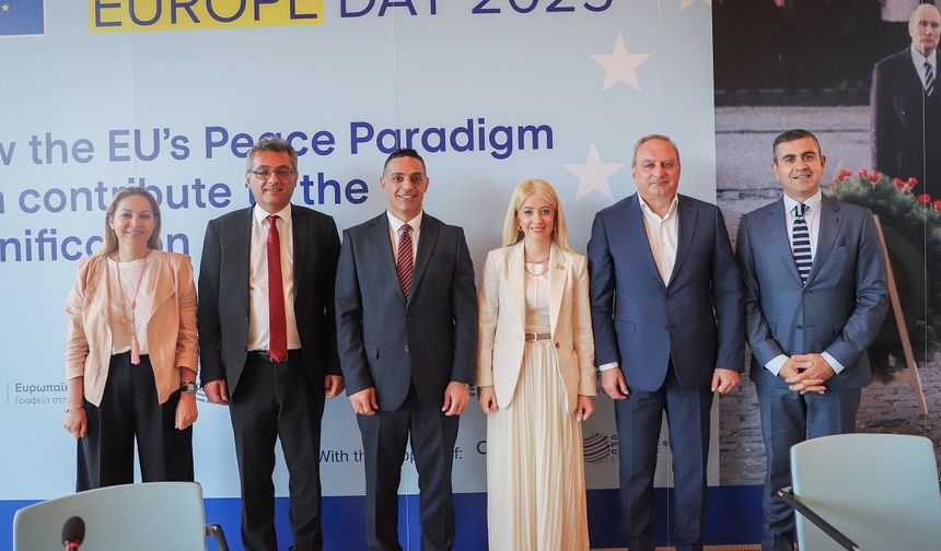 Erhürman, “Kıbrıs Barış Sürecinde AB’nin Rolü” başlıklı panelde konuştu