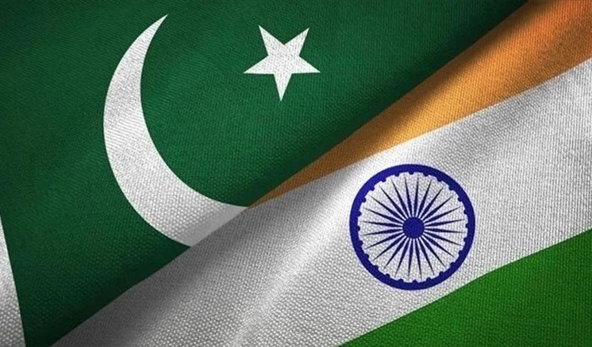 Hindistan, Pakistan'ı vuruyor