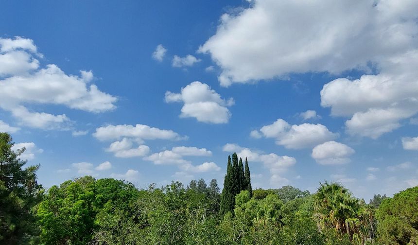 Hava hafta boyunca genellikle parçalı ve az bulutlu olacak. İç kesimler daha sıcak...