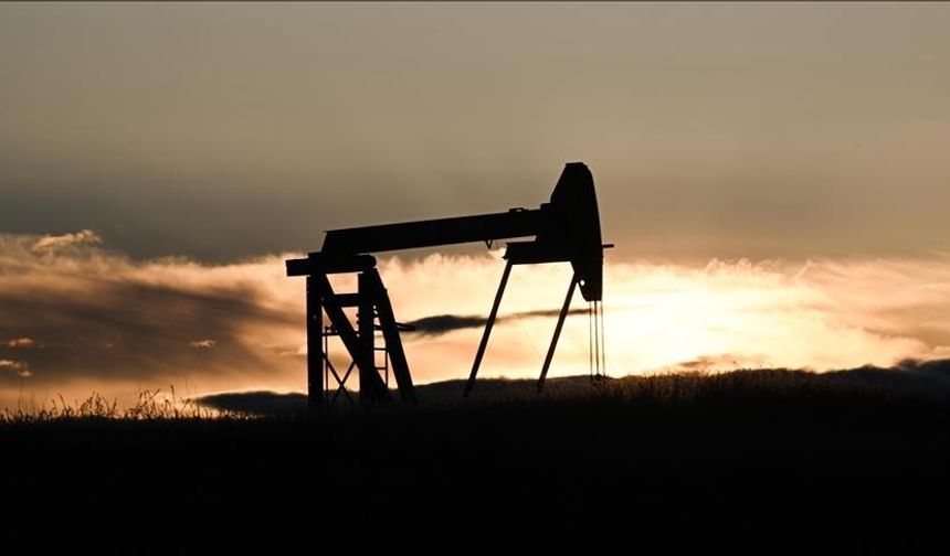 Petrol fiyatları İsrail'in İran'a saldırmasıyla yüzde 7'den fazla yükseldi