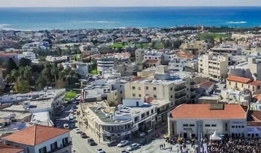 Kıbrıs Türk arazisinde inşa edilen evlerde kalan Rum göçmenler endişeli