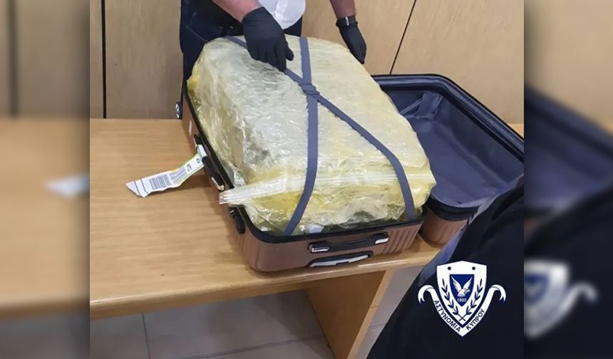 Baf havalimanında 17 kilo uyuşturucu, Limasol’da gümrüksüz tütün ürünleri ele geçirildi