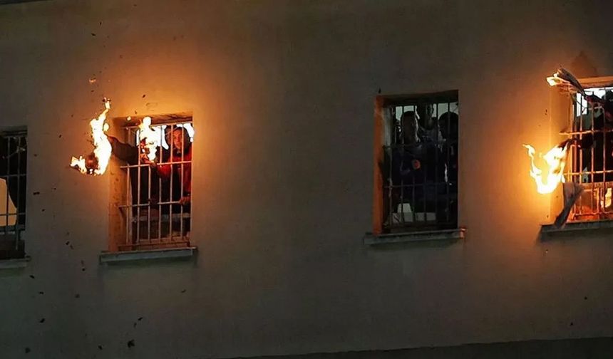 Yunanistan’da bir cezaevinde mahkumların çıkardığı yangında 4 kişi hastaneye kaldırıldı