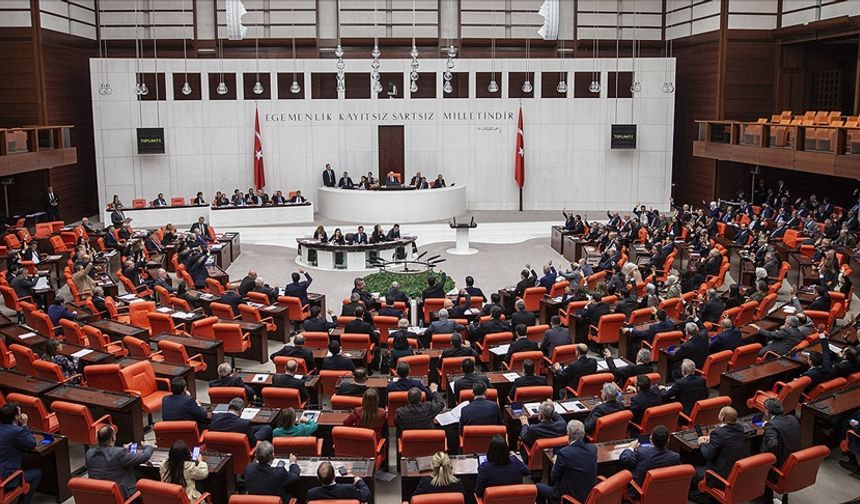 Özgür Özel dahil üç vekilin dokunulmazlık dosyası TBMM'de