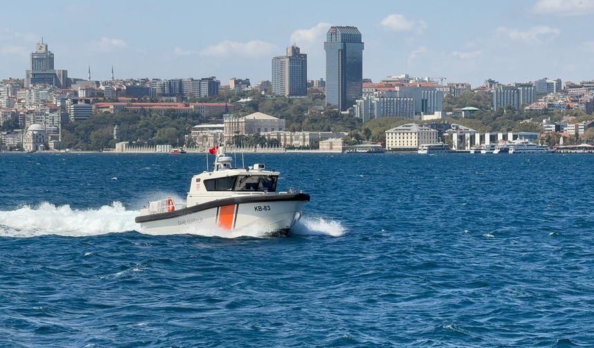Rus yüzücü, İstanbul Boğazı'ndaki yüzme yarışında kayboldu