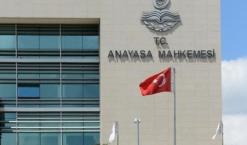 AYM'den Cumhurbaşkanı'nın Para Hareketini Sınırlama Yetkisine İptal