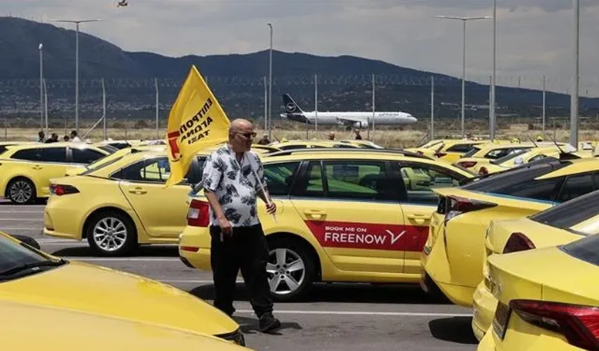 Yunanistan'ın başkenti Atina'da taksiciler 48 saatlik greve gitti