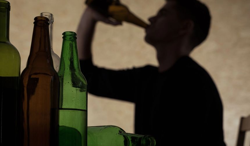 Çevreye rahatsızlık veren alkollü iki kişi tutuklandı