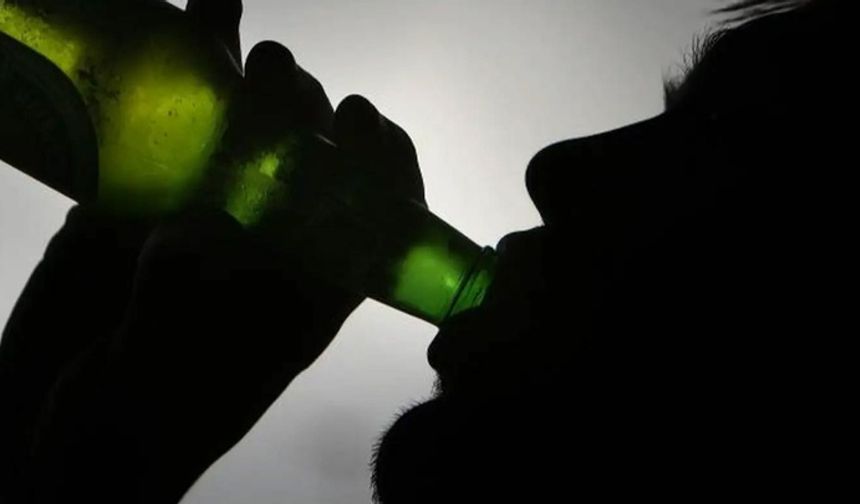 Kamuya açık yerde polise bağıran, rahatsızlık veren sarhoş şahıs tutuklandı