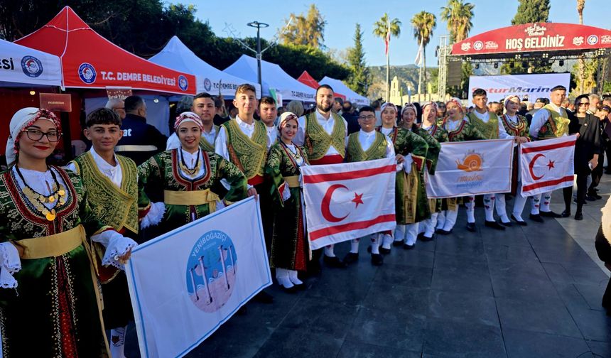 KKTC Cittaslow Ağı, Antalya'da Demre Belediyesinin düzenlediği noel baba etkinliklerine katıldı