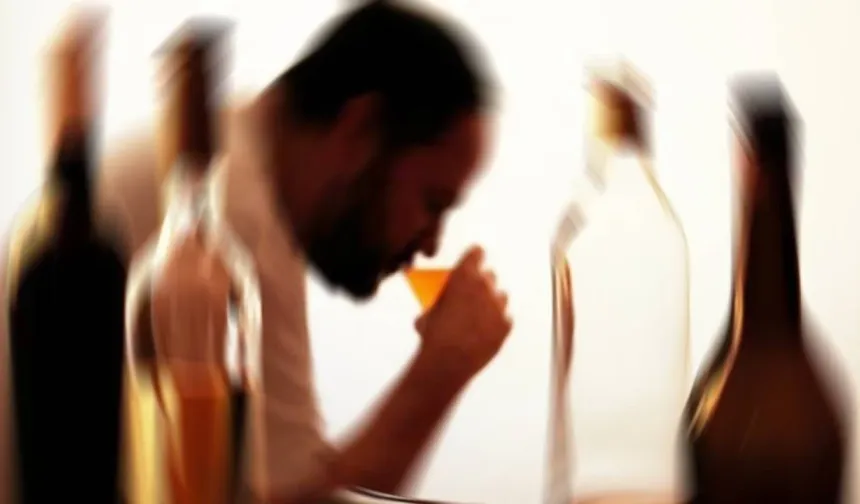 Bağırıp çağırarak rahatsızlık yaratan alkollü iki kişi tutuklandı