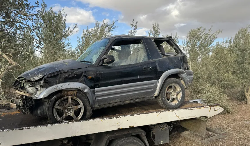 Güney Kıbrıs'ta direksiyon başına geçen 14 yaşındaki genç kaza yaptı