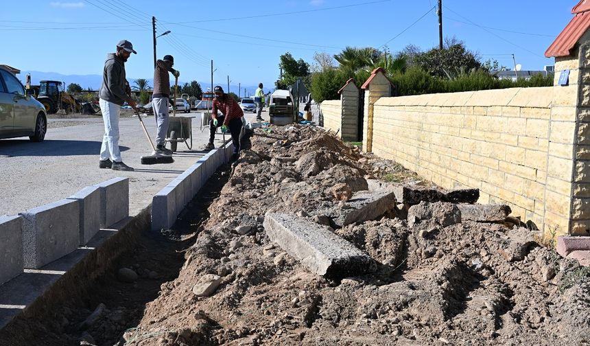Güzelyurt Zümrütköy ve Şahinler’de altyapı ve kaldırım çalışmaları sürüyor