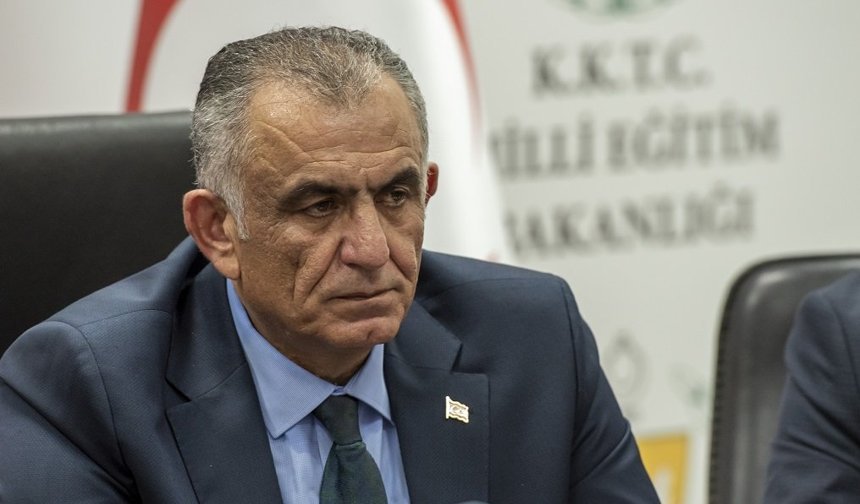 Çavuşoğlu: “GKRY'deki okullarda yürütülen ırkçı ve faşist propagandaları şiddetle kınıyorum”