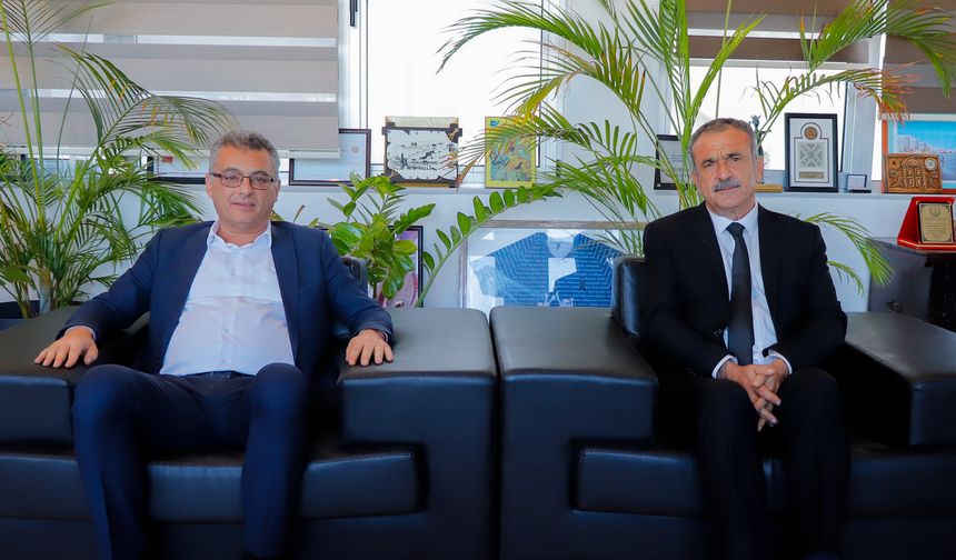 Cumhurbaşkanı Erhürman, Gazimağusa Belediye Başkanı Uluçay'ı ziyaret etti