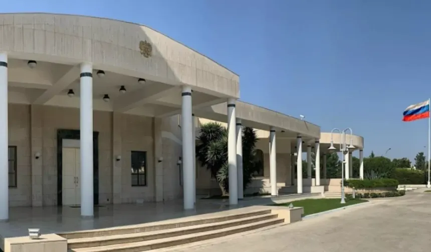 Güney Kıbrıs'taki Rus elçiliğinde ölen diplomatın GRU mensubu olduğu iddia edildi