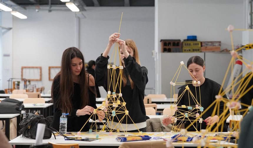 ARUCAD, lise öğrencilerine yönelik atölyeler haftası düzenledi