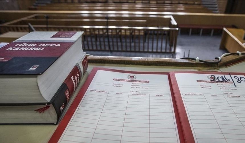 Ekrem İmamoğlu'nun diplomasının sahte olduğu iddiasıyla yargılandığı davada ara karar