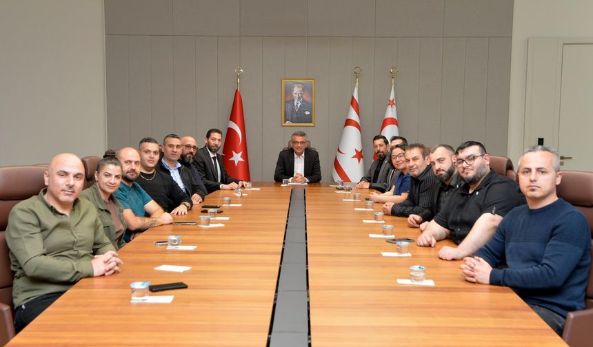 Cumhurbaşkanı Erhürman, Hemşireler ve Ebeler Birliği ile Hemşireler ve Ebeler Sendikası'nı kabul etti