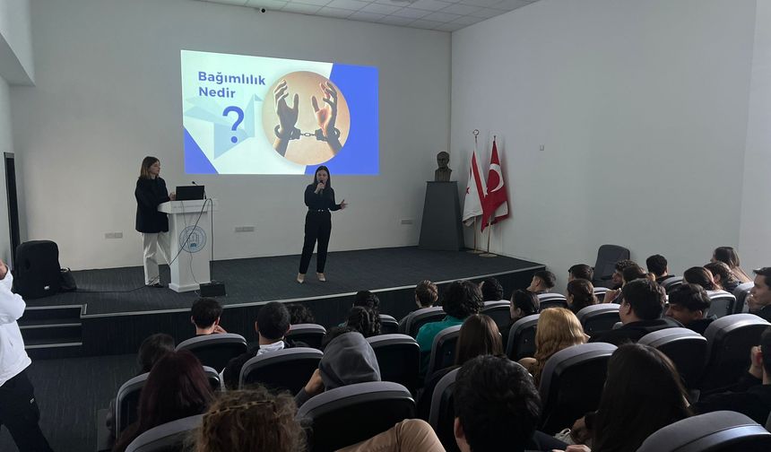 Başbakanlık Uyuşturucu ile Mücadele Komisyonu’nun gençlere yönelik bağımlılıkla mücadele eğitimleri sürüyor