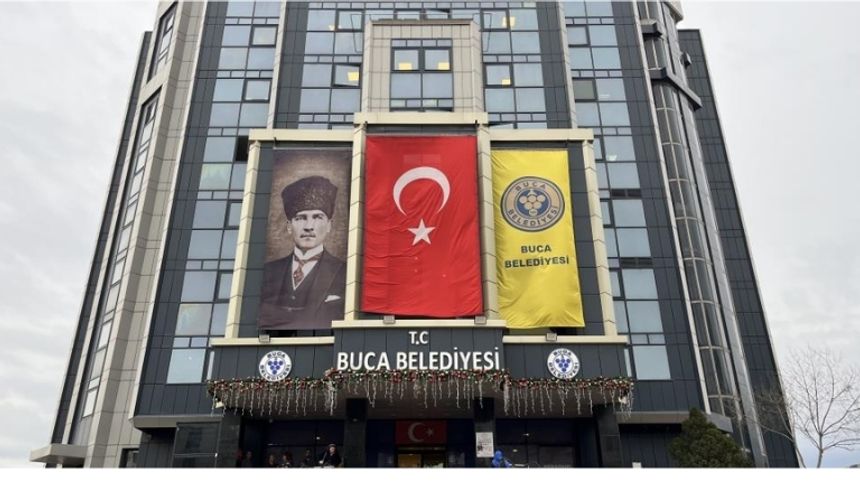 İzmir'de Buca Belediyesine operasyon: 26 kişiye gözaltı