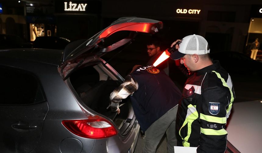 Dünkü trafik denetimlerinde 467 sürücü yazıldı, 53 araç trafikten men edildi, 1 sürücü de tutuklandı