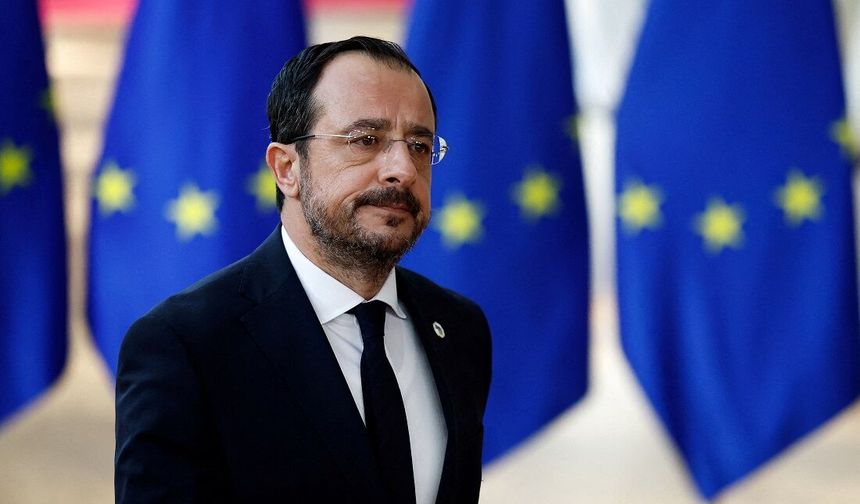 Cyprus Mail’den Hristodulis’e eleştiri… “Holguin'in yöntemine güvenmiyorsa, BM’yi bu süreçte istemediği konusunda bilgil