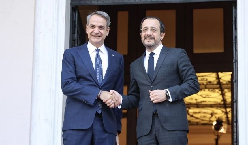 Hristodulidis ile Miçotakis dün telefonda görüştü