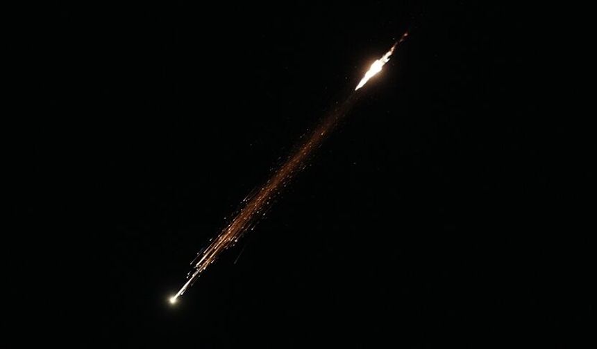 İsrail ordusu, 24 saatte İran'a 1200 bomba attığını duyurdu