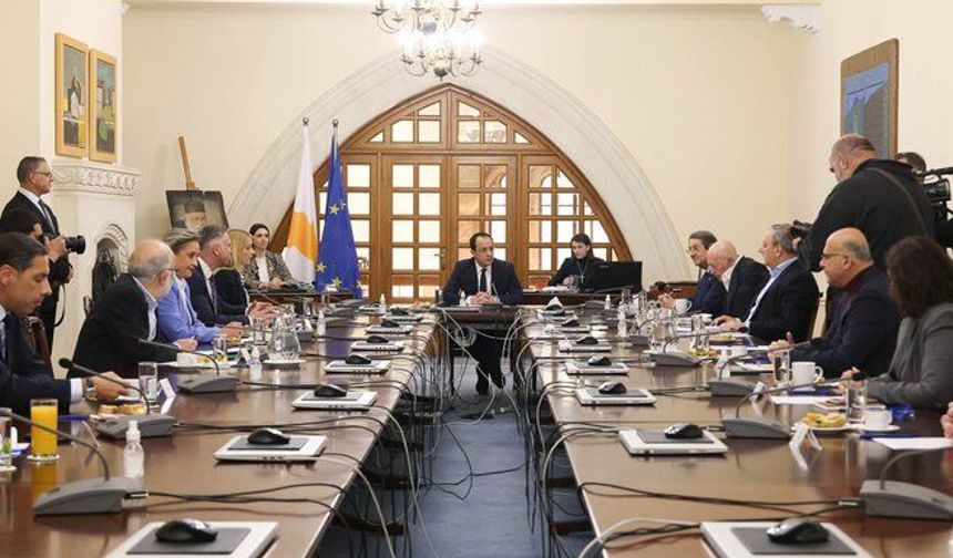 Güney Kıbrıs Ağrotur üssüne “Şahed” türü İHA saldırısı sonrası alarmda