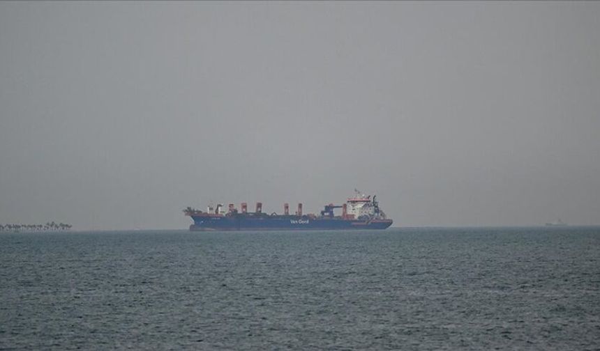 Hürmüz Boğazı'nın kapanmasıyla Körfez'e ve Körfez'den deniz trafiği durdu