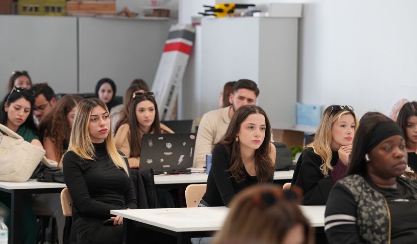“Lefkoşa Uray Sokak Dönüşüm Projesi: Yenilenerek Korunması” semineri düzenlendi