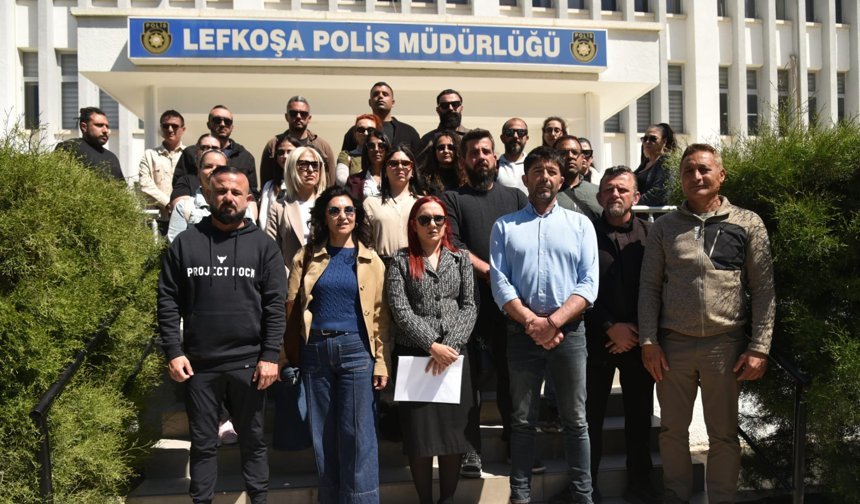 KTOEÖS Lefkoşa Polis Müdürlüğü önünde basın açıklaması yaptı