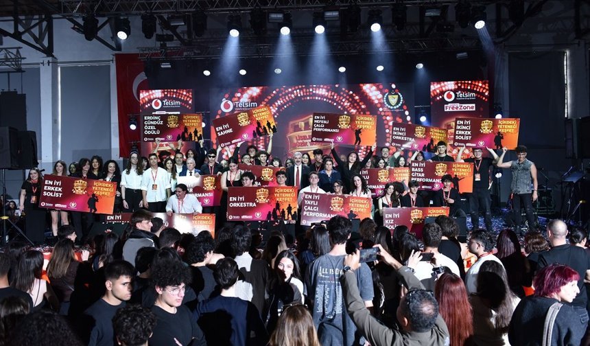 Telsim Freezone 12. Liselerarası Müzik Yarışması’nın büyük ödülü Levent Koleji’nin oldu