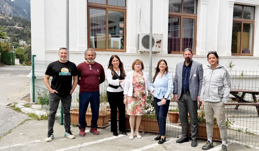 Merit Sosyal İşler Koordinatörlüğü'nden Lapta İlkokulu’na robotik kodlama için ekipman desteği