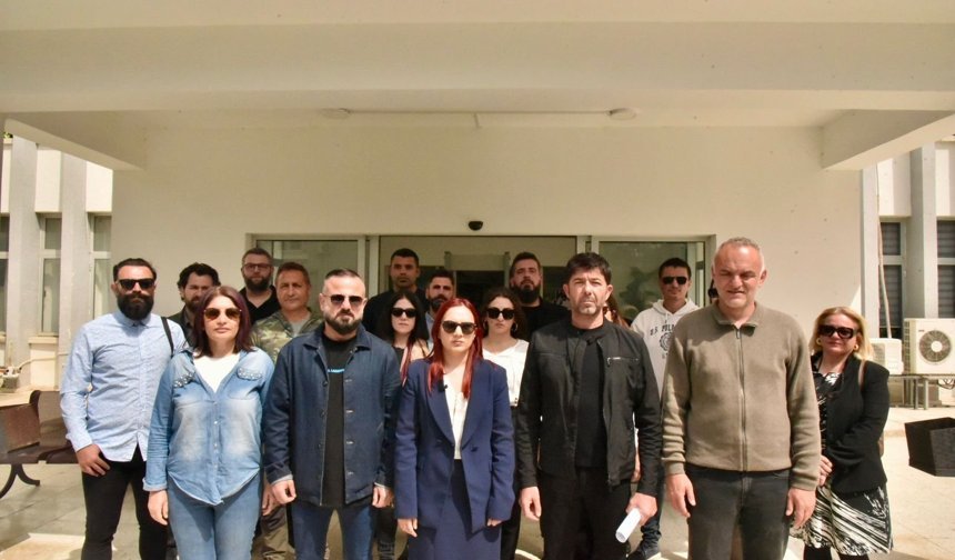 KTOEÖS, Lefkoşa Polis Müdürlüğü önünde basın açıklaması yaptı