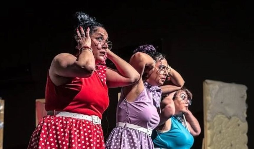 “Kozalar” oyunu Beşparmaklar Tiyatro Festivali’nde prömiyer yaptı