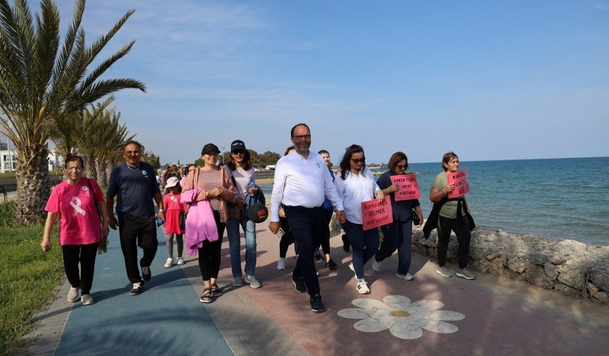İskele’de kansere karşı farkındalık yürüyüşü düzenlendi