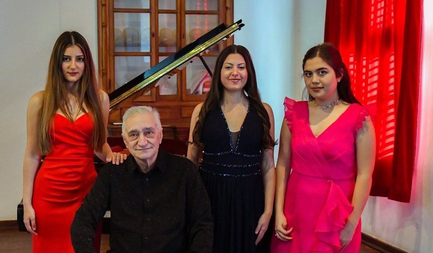 Kasimov ve öğrencileri 4 Mayıs’ta Bellapais’te sahne alacak