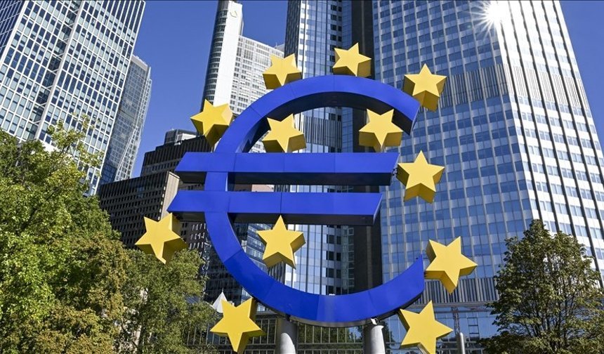 Euro Bölgesi'nde bankalar ilk çeyrekte kredi musluklarını kıstı