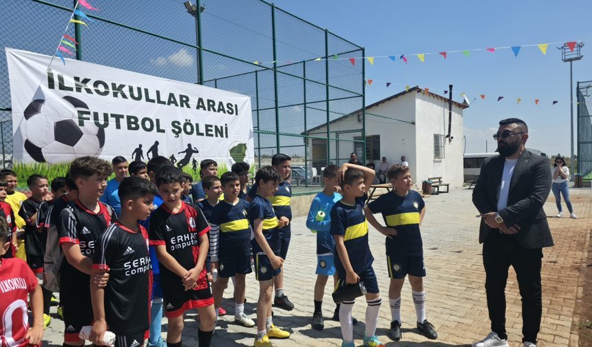 Geçitkale-Serdarlı Belediyesi 3. İlkokullar Arası Futbol Turnuvası düzenledi
