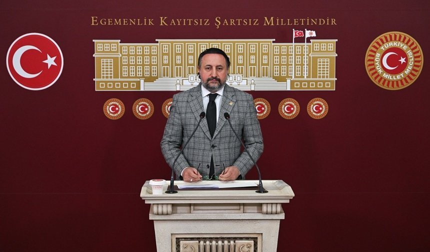 Karayel, GKRY'deki bayrak yakma eylemine tepki gösterdi: "Düşmanca bir zihniyetin dışa vurumu"