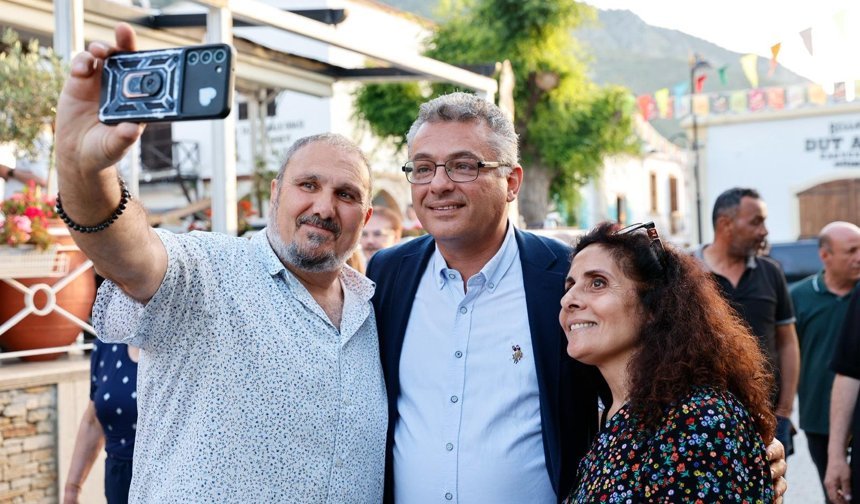 Erhürman, Kıbrıs İpek Koza Festivali'ne katıldı