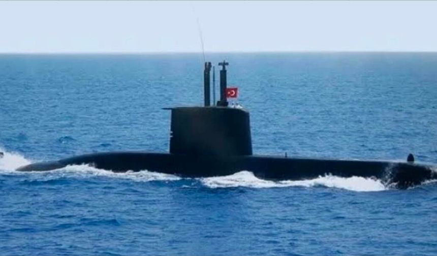 Türk Deniz Kuvvetleri denizaltısı ve hücumbotu halkın ziyaretine açılacak