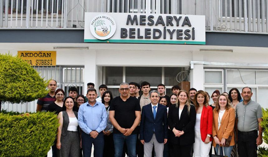 Mesarya Belediye Başkanı Latif, gençlerle bir araya geldi